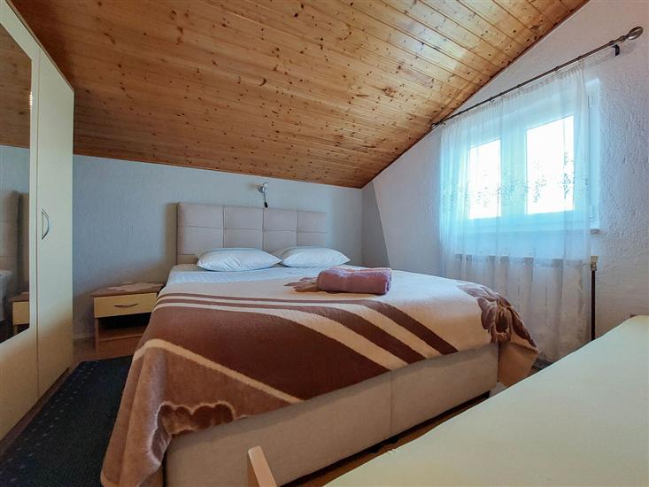 Apartment A2, for 6 persons