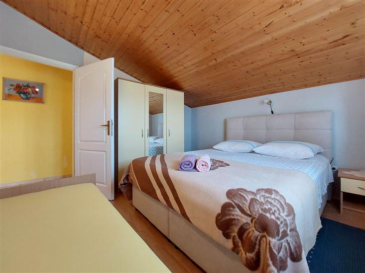 Apartment A2, for 6 persons