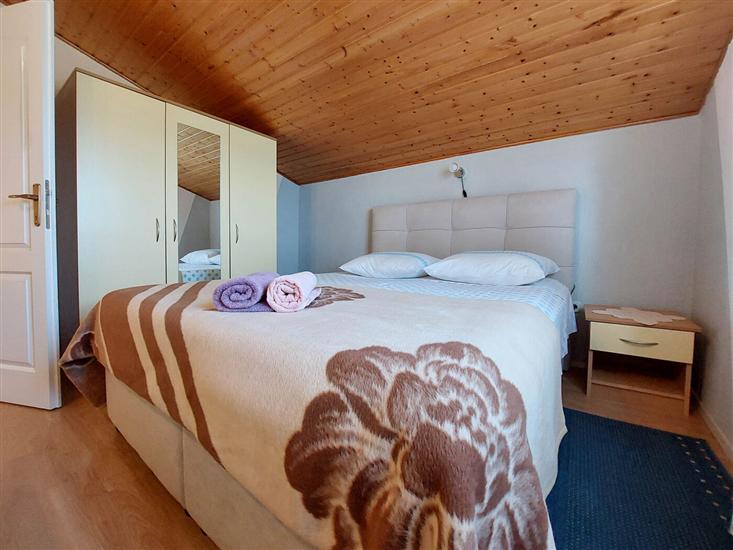 Apartment A2, for 6 persons