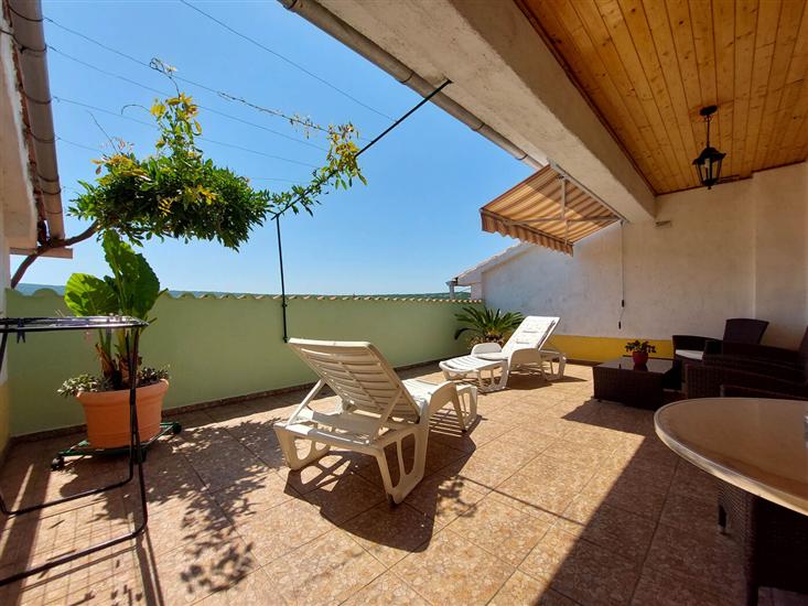 Apartment A2, for 6 persons