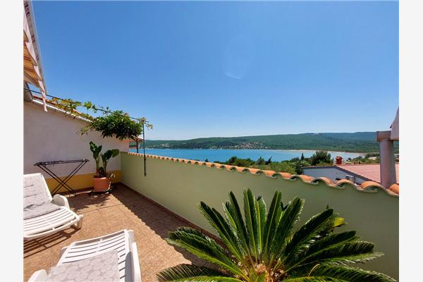 Apartment A2, for 6 persons