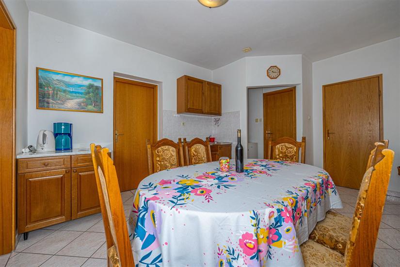 Apartment A2, for 5 persons
