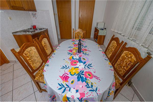 Apartment A2, for 5 persons