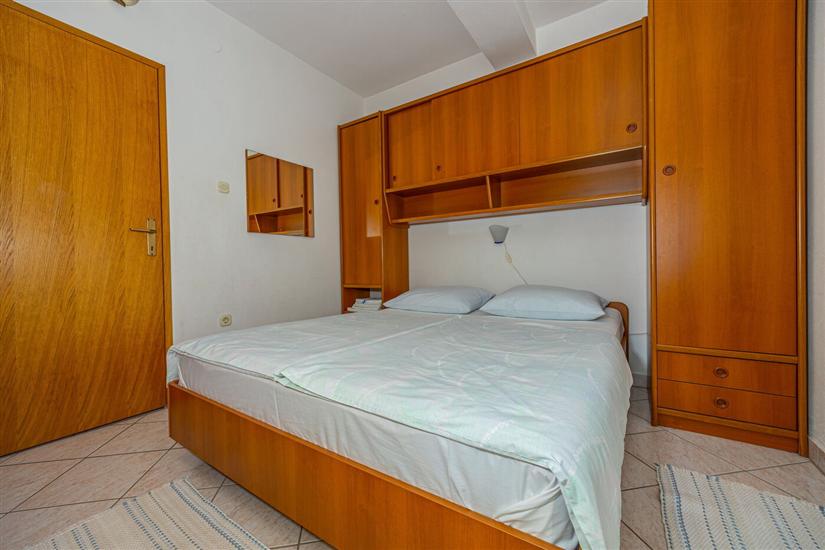Apartment A2, for 5 persons