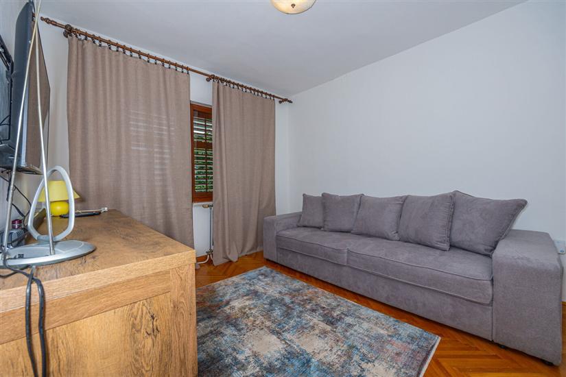 Apartment A2, for 5 persons