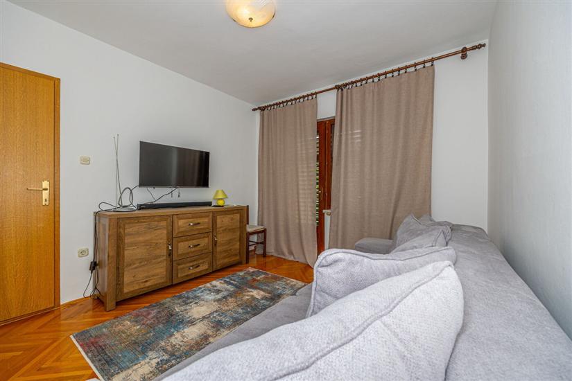 Apartment A2, for 5 persons