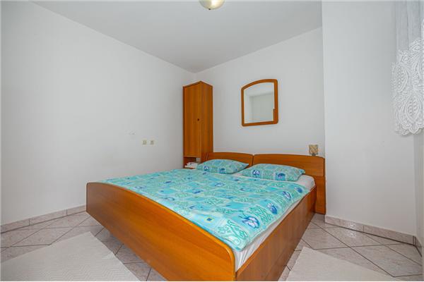 Apartment A2, for 5 persons
