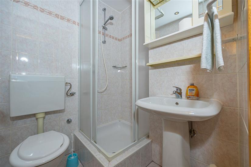 Apartment A2, for 5 persons