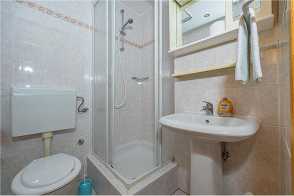 Apartment A2, for 5 persons