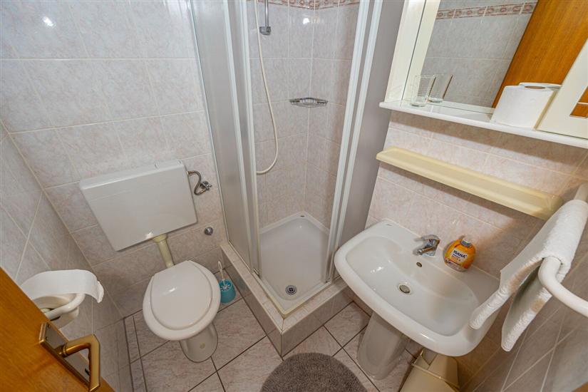 Apartment A2, for 5 persons