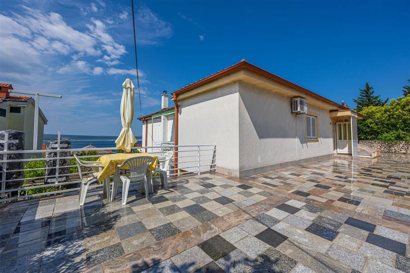 Apartment A2, for 5 persons