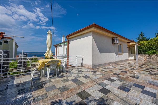 Apartment A2, for 5 persons