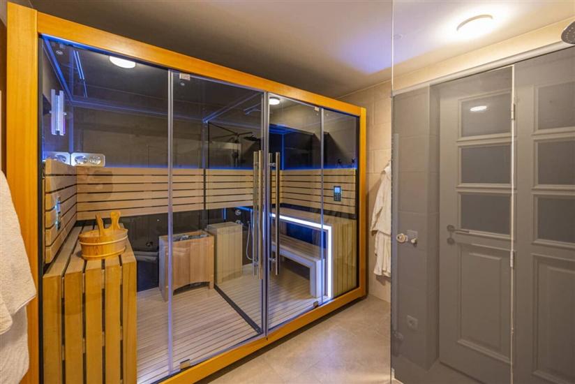 House K1, for 10 persons