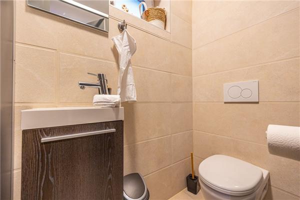 House K1, for 10 persons