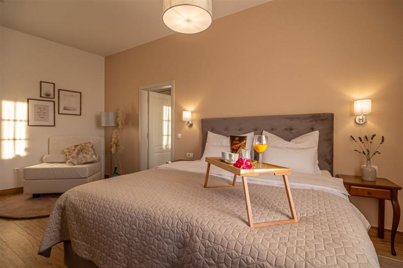 House K1, for 10 persons