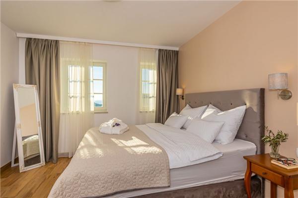 House K1, for 10 persons