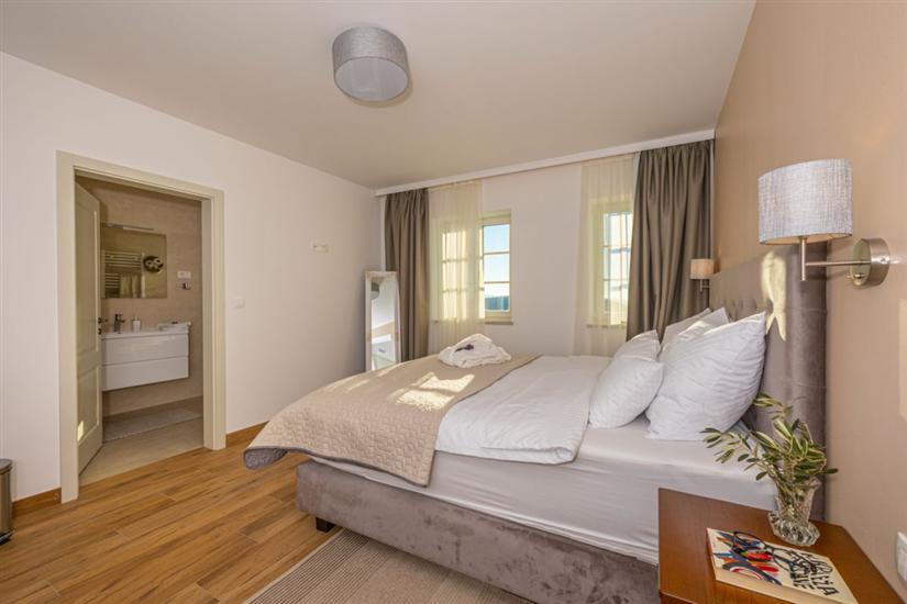 House K1, for 10 persons