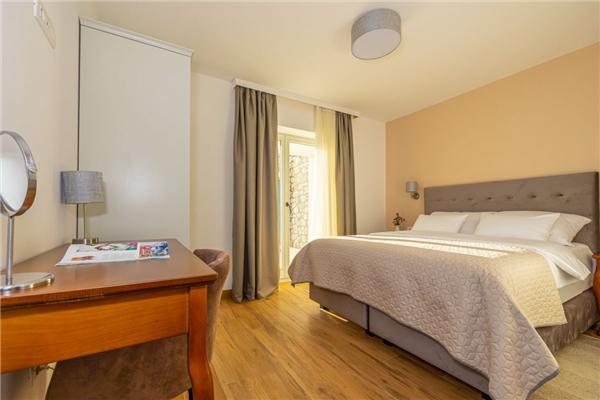 House K1, for 10 persons