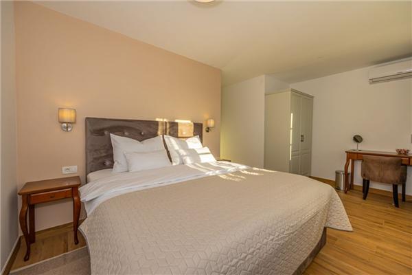 House K1, for 10 persons