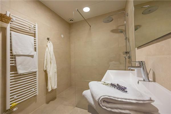 House K1, for 10 persons