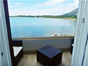 Apartment PLAVA LAGUNA-by the sea Seline, Size 45.00 m2, Airline distance to the sea 5 m, Airline distance to town centre 800 m