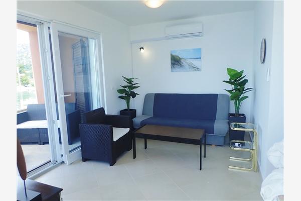 Apartment A1, for 5 persons