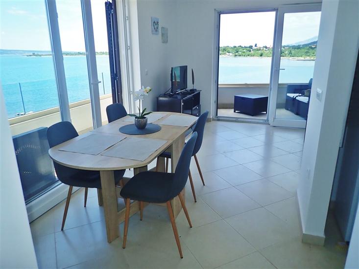 Apartment A1, for 5 persons