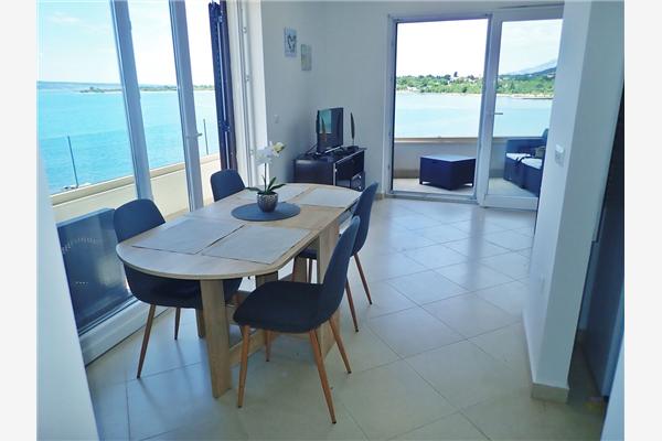 Apartment A1, for 5 persons