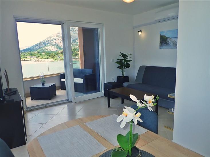 Apartment A1, for 5 persons