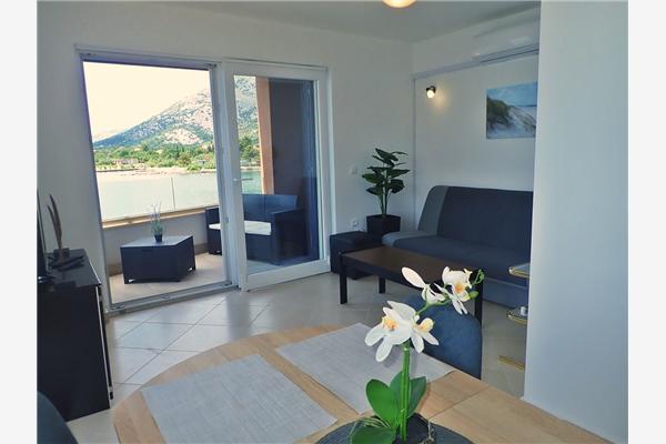 Apartment A1, for 5 persons