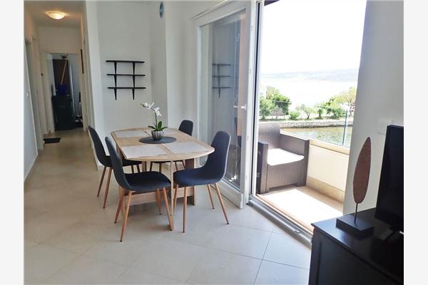 Apartment A1, for 5 persons