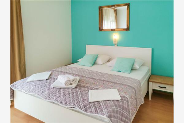 Apartment A1, for 5 persons