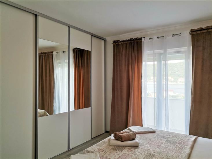 Apartment A1, for 5 persons