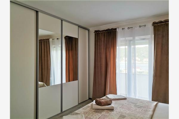 Apartment A1, for 5 persons