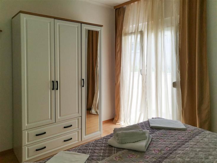 Apartment A1, for 5 persons