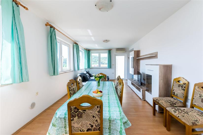 Apartment A4, for 8 persons