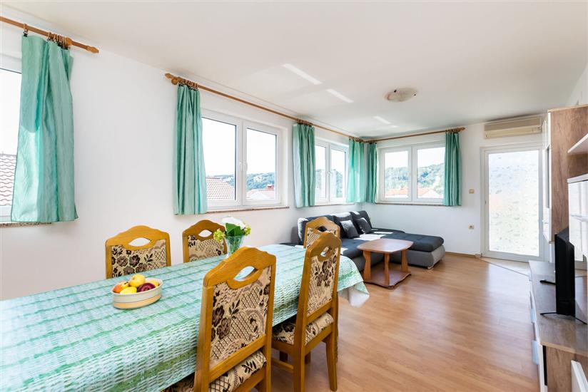 Apartment A4, for 8 persons