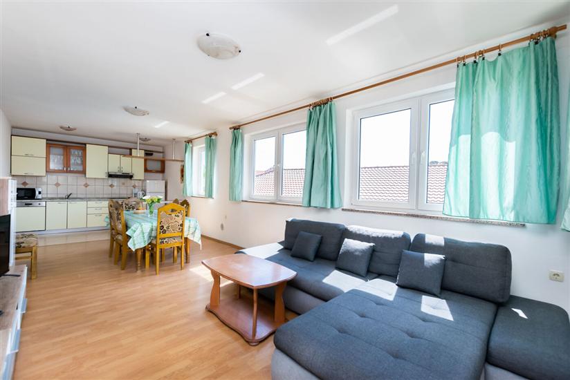 Apartment A4, for 8 persons