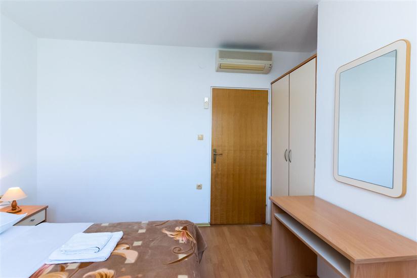 Apartment A4, for 8 persons