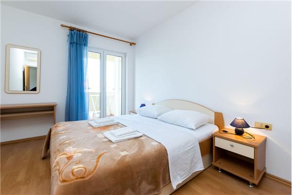 Apartment A4, for 8 persons