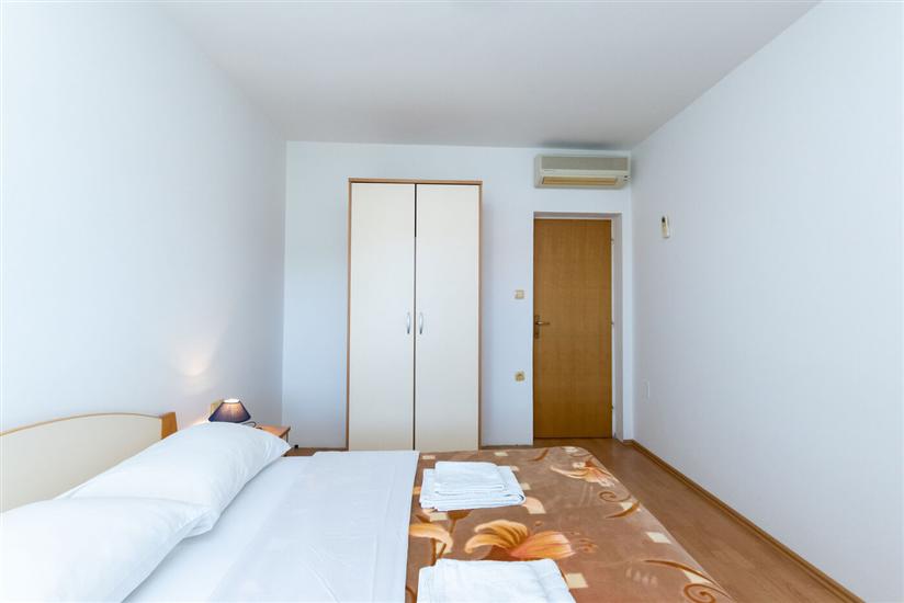 Apartment A4, for 8 persons