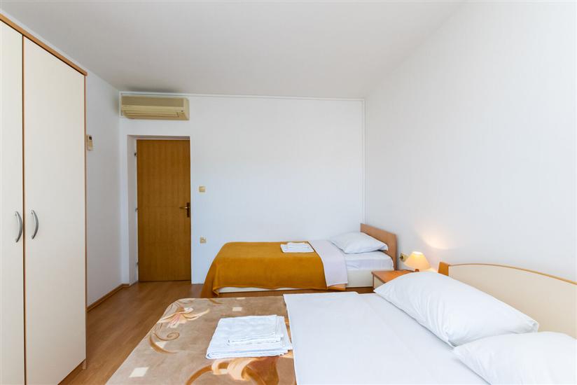 Apartment A4, for 8 persons