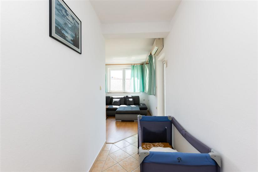 Apartment A4, for 8 persons