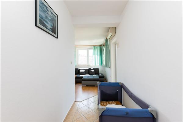 Apartment A4, for 8 persons