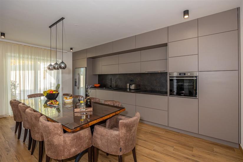 House K1, for 10 persons