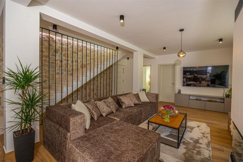 House K1, for 10 persons