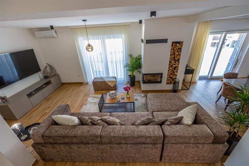 House K1, for 10 persons