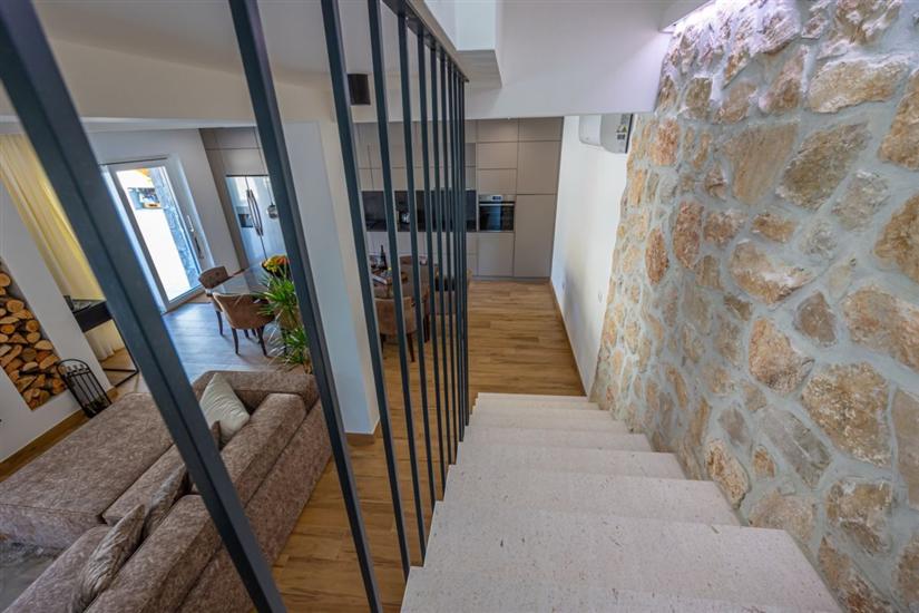 House K1, for 10 persons