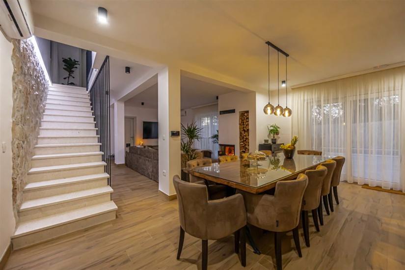 House K1, for 10 persons