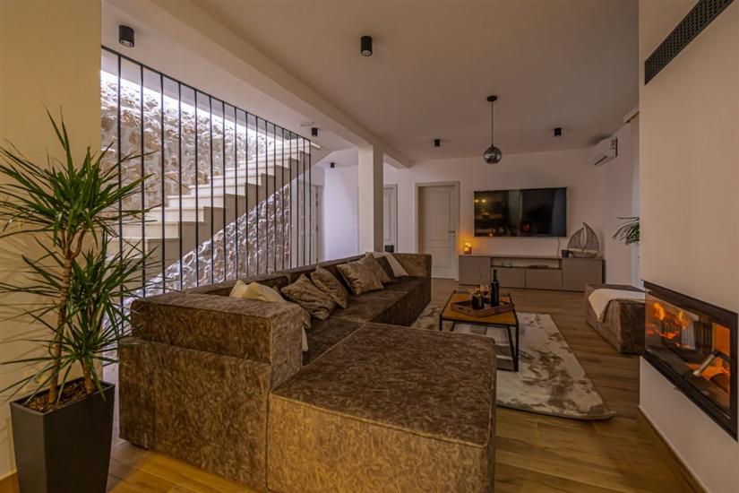 House K1, for 10 persons